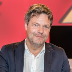 1024px-Maischberger_-_2018-06-20-6596[1]